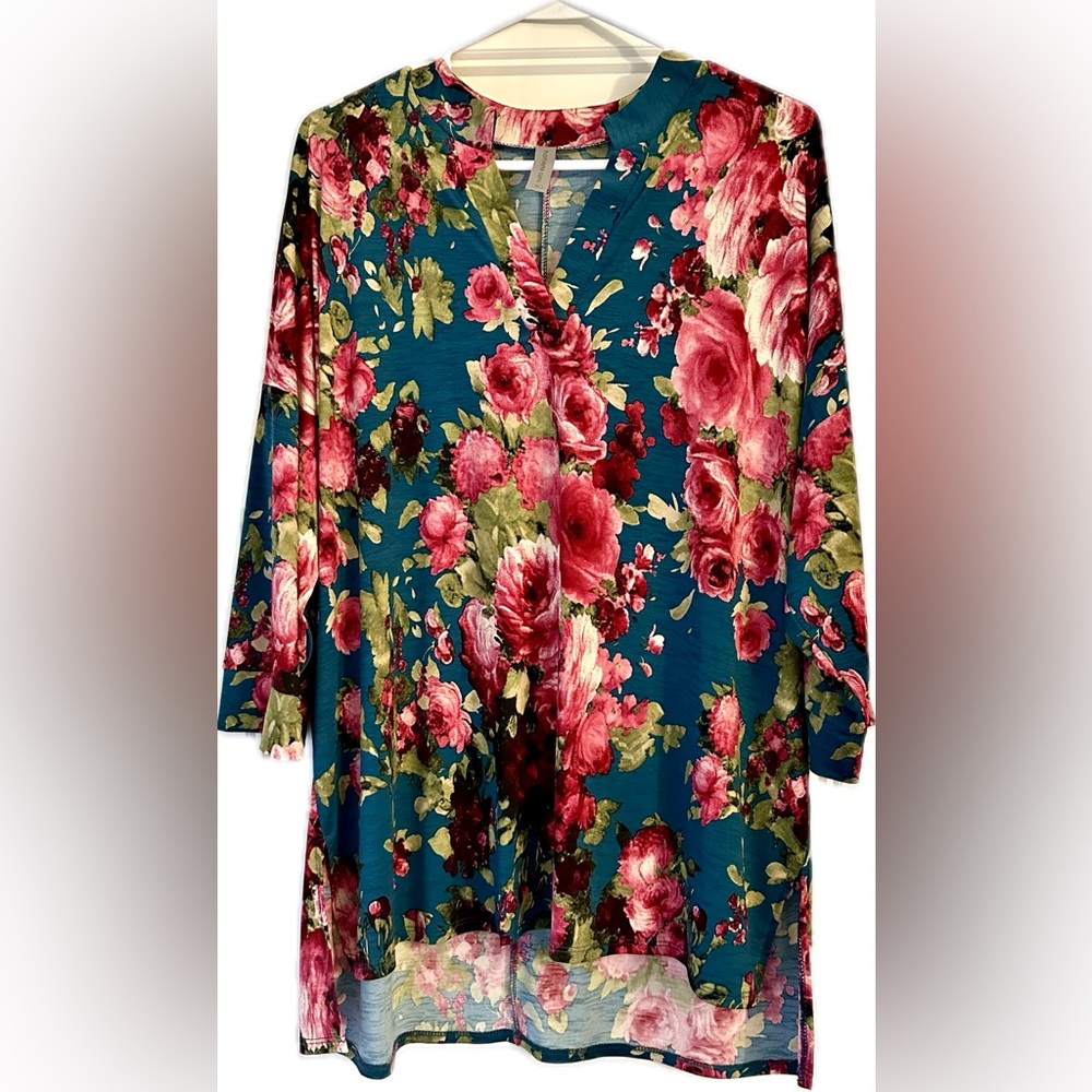 HoneyMe Floral “Gabby” style top